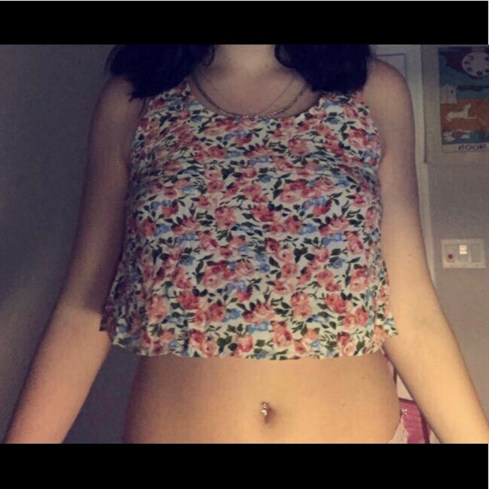 floral cropped tank top